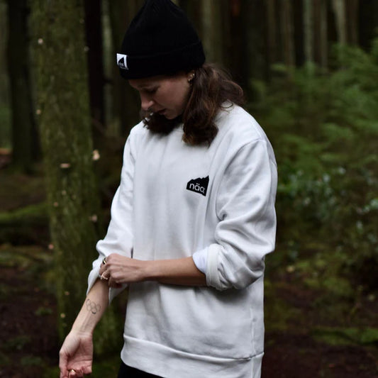 Näak C'est Beau Crewneck